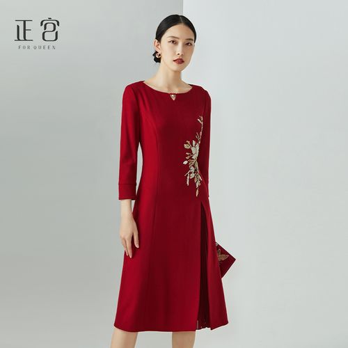 正宫红色礼服奢华亮片刺绣收腰显瘦羊毛呢中长款连衣裙女喜庆婚宴