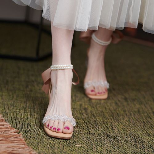 花朵仙女小众法式中跟珍珠绑带凉鞋女粗跟2022夏一字带水晶高跟鞋