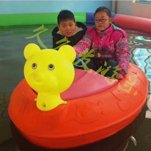 新款卡通水上不充气电动碰碰船儿童亲子电瓶小船手摇船充气水池