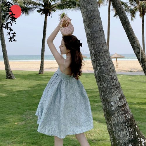 青春少女社会女生小个子法式复古气质吊带碎花连衣裙三亚超仙海边度假