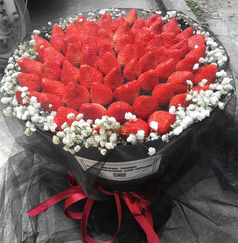 网红奶油草莓花束上海鲜花速递同城浦东普陀静安宝山