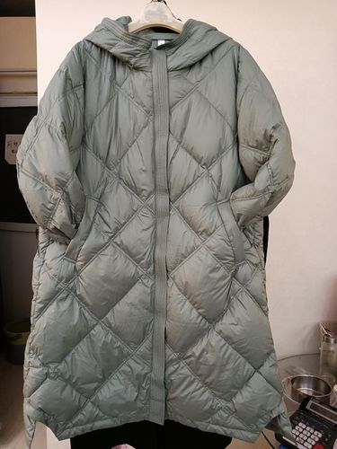 水淼时尚大码女装2021年冬款灰绿色轻薄白鸭绒羽绒服中长款999