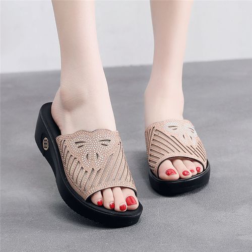 夏季新款外穿厚底坡跟沙滩鞋时尚女凉拖鞋软底防滑水钻舒适妈妈鞋