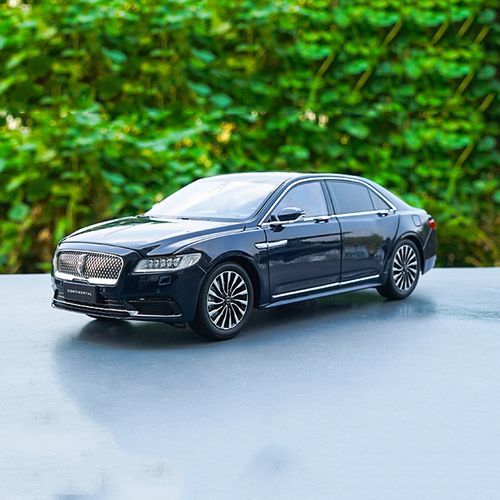 2020款 越野车仿真1:18合金汽车模型 冒险家 领航员 大陆 林肯大陆