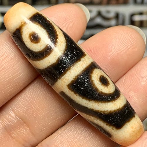 一物一图天然玛瑙老料黑白至纯牙黄沁莲花四眼天珠吊坠锁骨饰品