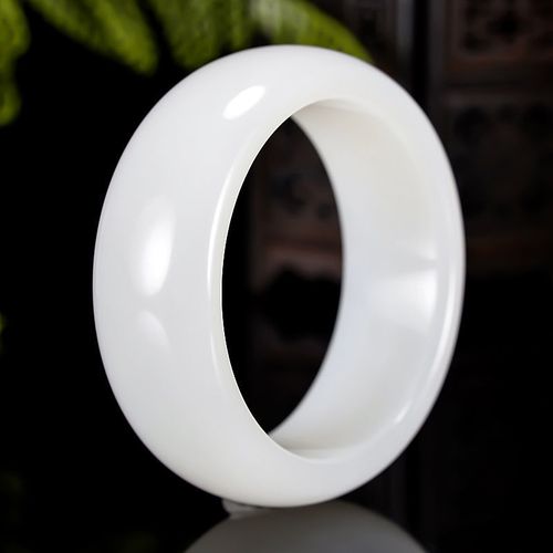 新疆和田玉羊脂白玉手镯89.1132克