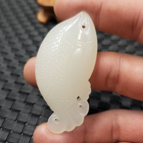 厂家直销仿天然玉石小鱼挂件双面雕刻仿和田玉立体魚吊坠玉坠