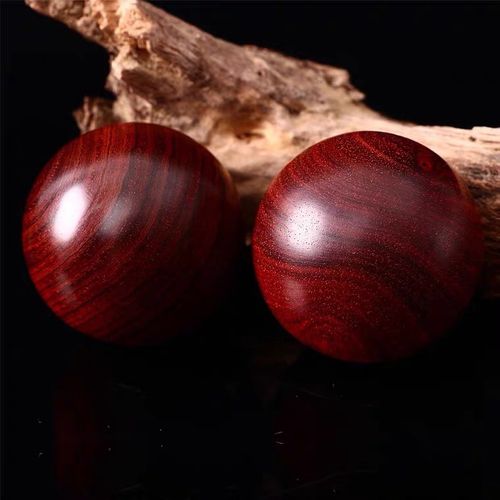 小叶紫檀木健身手球木雕手把件按摩球保健球文玩木质手玩球手转球