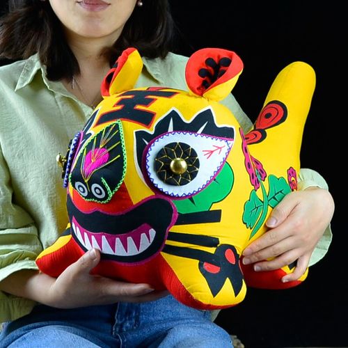 民间工艺品纯手工布老虎特大号镇宅虎家居摆件婴儿满月礼品压惊.
