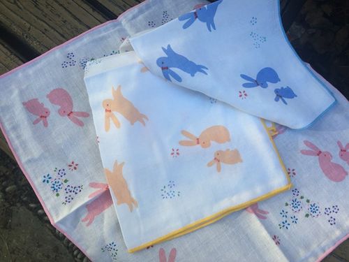 出口双层棉纱兔子擦嘴手帕全棉方巾垫背巾纯棉宝宝口水巾现货