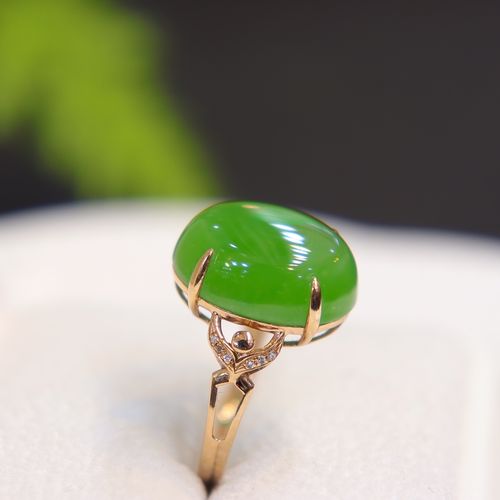 夏季新品和田玉戒指女 苹果绿碧玉蛋面镶嵌18k金指环翡翠送妈妈礼