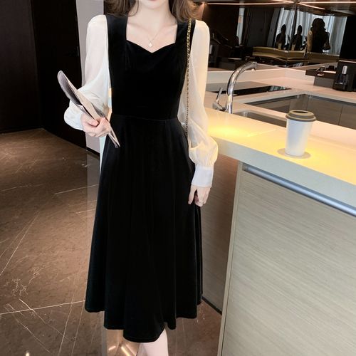 方领黑色丝绒连衣裙女春装2022年新款时尚小黑裙御姐轻熟风长裙子