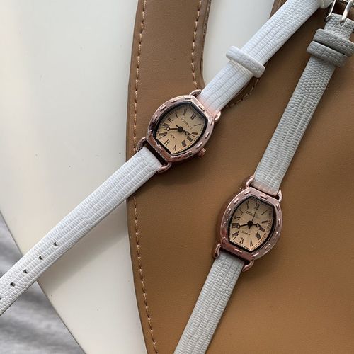 小巧复古简约皮带酒桶手表女学生罗马显白百搭韩版气质轻奢手腕表