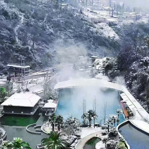 海螺沟贡嘎神汤温泉酒店 一晚住宿(双早双温泉)