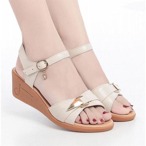 夏季真软皮凉鞋女平底坡跟2020新款中老年舒适轻便防滑妈妈女凉鞋