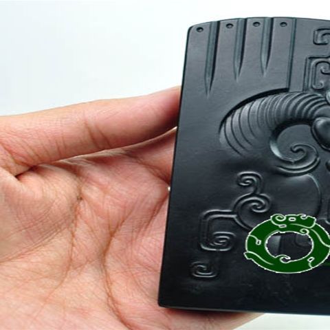 新疆和田玉黑碧玉羊脂墨玉吊坠马头生肖马精神籽料玉牌子挂件