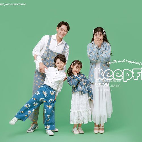 亲子装4人一家四口三口小清新唯美风外景春秋款影楼
