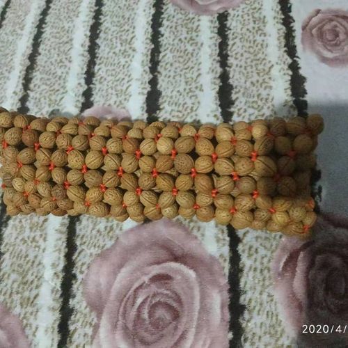 山核桃保健枕透气矫正牵引纯手工编织野生山桃核枕头一个包邮