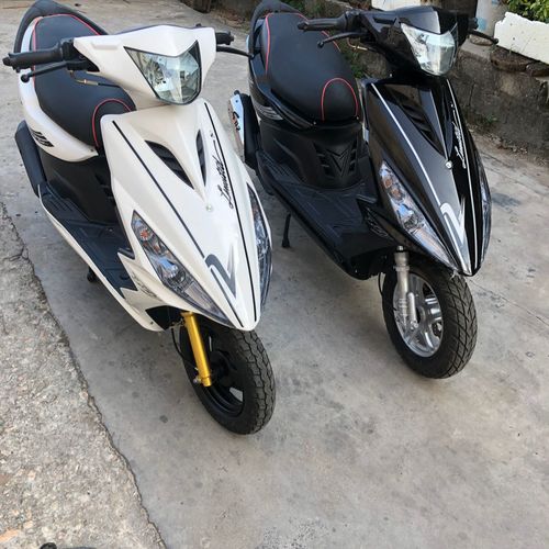 二手摩托车国产白幽灵鬼火125c改装女装踏板车代步燃油四冲程