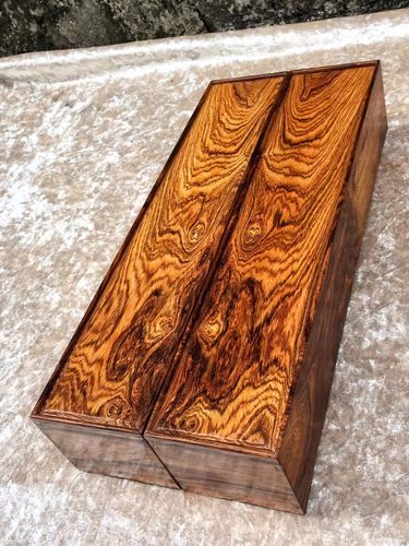 海南黄花梨糠梨老料,收纳盒宝箱,山水纹,一对同料