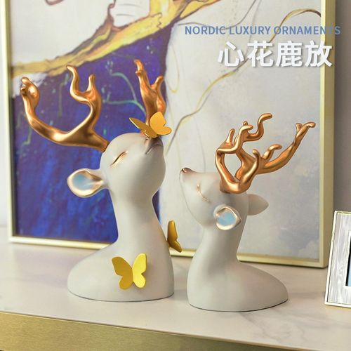 北欧轻奢温馨鹿摆件客厅现代电视柜酒柜家居新房唯美