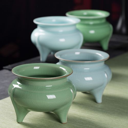 龙泉青瓷陶瓷大号三足香炉家用寺庙佛教陶瓷供佛香插炉