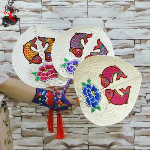 云南民族风竹编绣花扇子新款特色手工工艺品装饰品复古扇子挂饰