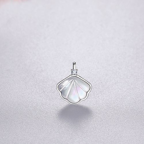 女士百搭玉髓四叶草银饰鱼尾吊坠学生简约款式送女友老婆闺蜜生日礼物