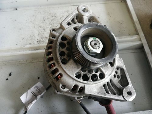 适日产尼桑骐达/颐达/蓝鸟-4代/轩逸/铃木天语sx4/天籁发电机总成