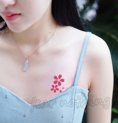 fn花瓣小花胸前纹身贴防水女持久手腕锁骨简约儿童纹身贴女小图案
