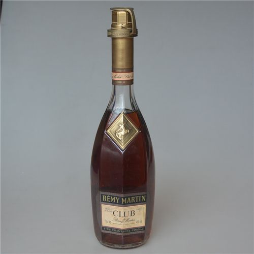 老洋酒收藏 90年代法国人头马特级club角马干邑白兰地700ml 无盒