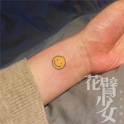 花臂少女tattoo 151可爱笑脸手腕纹身贴一张9个 实物