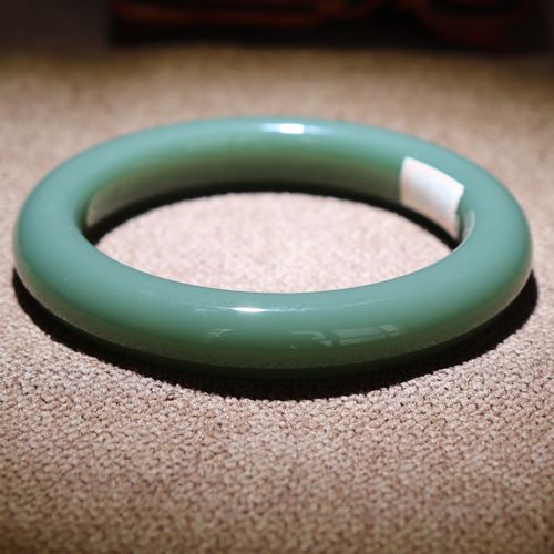 方言推荐精品俄罗斯碧玉鸭蛋青冰瓷蓝内径56mm精美和田玉手镯子o