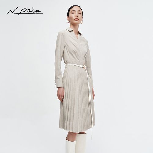 恩派雅商场同款2022春装新款女装米色中长款褶皱气质风衣式连衣裙