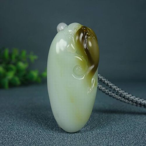 岚珊新疆和田玉财神吊坠糖料原石人工雕刻财神挂件和田玉项链坠 图片