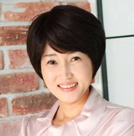 中老年假发女式真人真发丝短发短直发妈妈假头发中年假发自然逼真