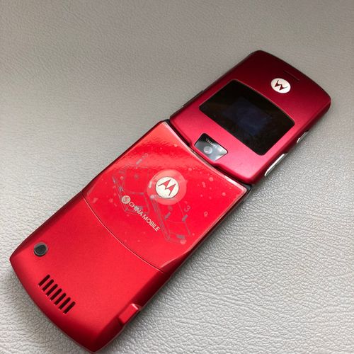 摩托罗拉v3配新电池待机时间不错有线充全国包邮特价促销