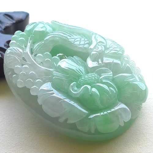 天然翡翠花鸟挂进a货飘绿好种水花开富贵鸟语花香吊坠  65.66g