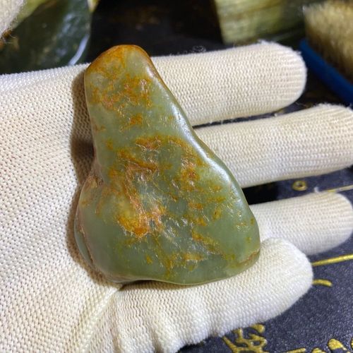 河磨玉和田玉原石