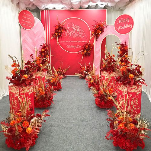 小预算婚礼布置舞台kt板喷绘背景中式红金色婚庆路引花迎宾绢花