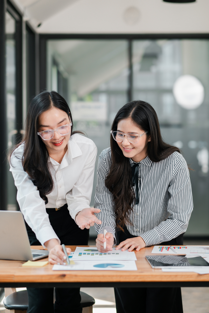 我不想跟任何同事成为朋友,感觉都不靠谱,跟同事聊天,不如跟陌生人