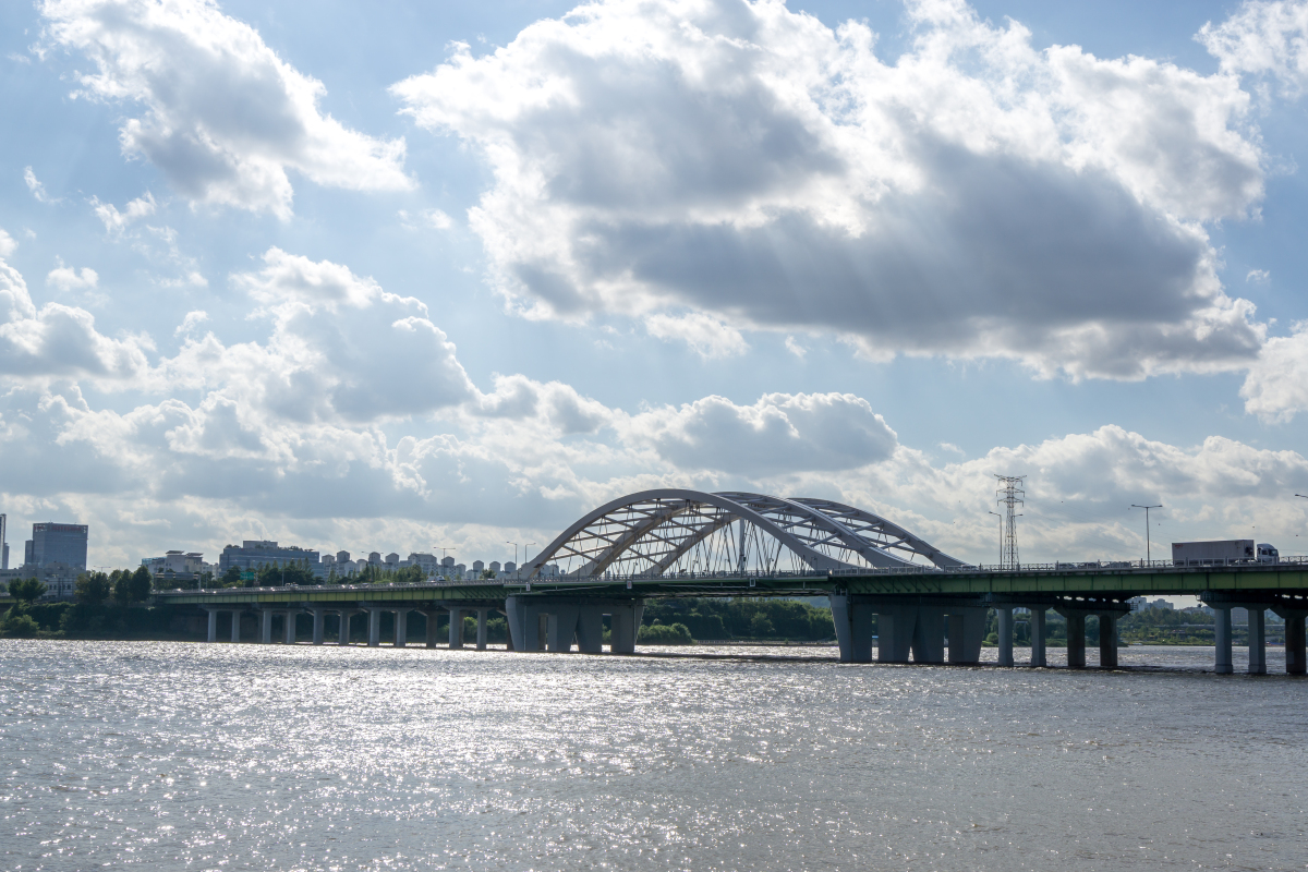 今天,就让我这位旅游达人,带你走进昆山的花桥,一个离上海仅一步之遥