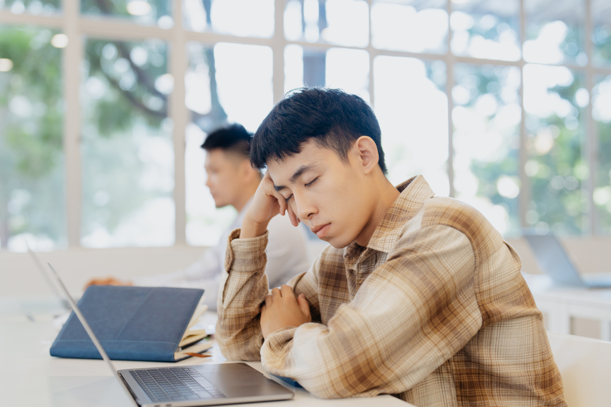 大学生学习压力 照片无论面对生活困难还是事业竞争的图片迷茫的大学