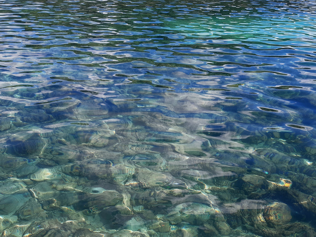 巧对对联,上联:千江圆月实无月