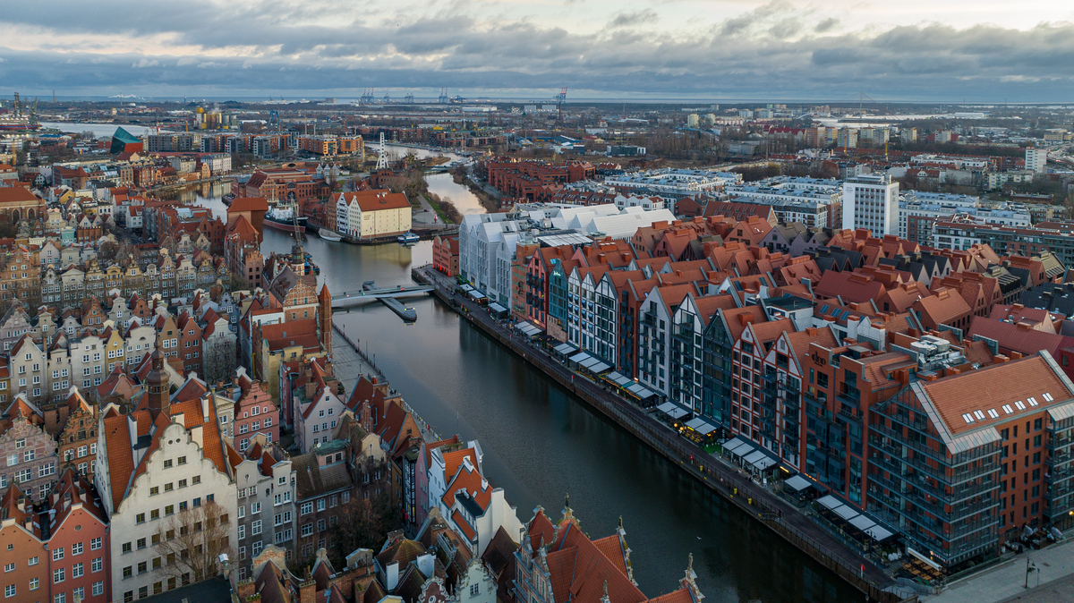 德国大概率接替scholz的新总理,选举的时候在警告德企不要在中国