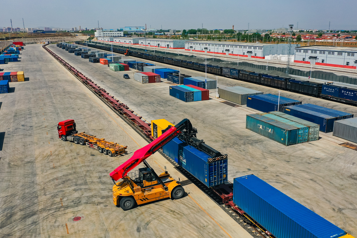 上午10点已躺在广州荔湾区的快递站绥中港物流基地图片火车货运港各大