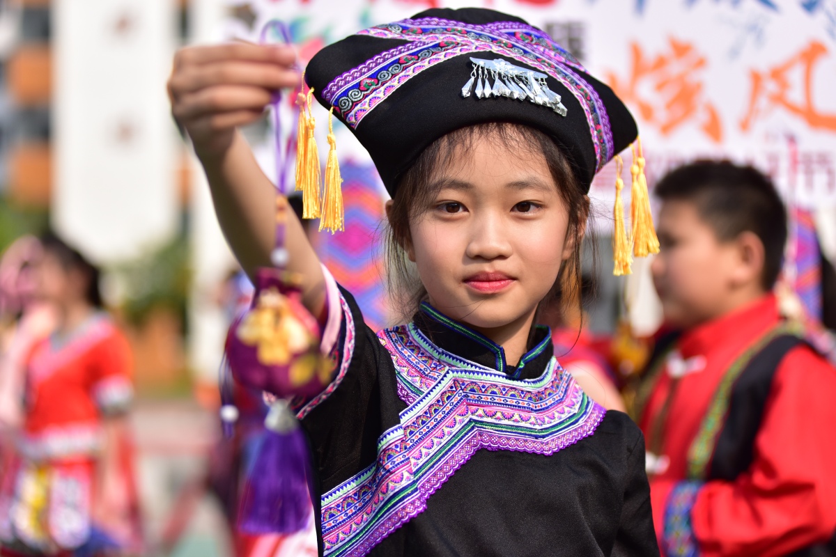 瑶族,中国古老民族,语言分属汉藏语系三大语支