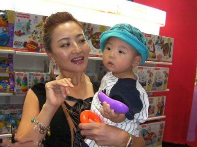 沙桐为什么与原华离婚 原华现任老公是谁