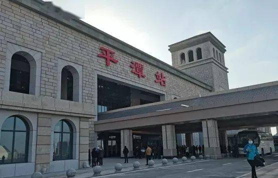 福平铁路自福州站引出,途经长乐区,通过平潭海峡公铁大桥,跨越海坛