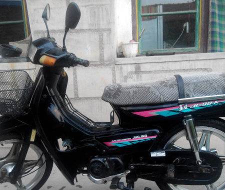 嘉陵100弯梁摩托车